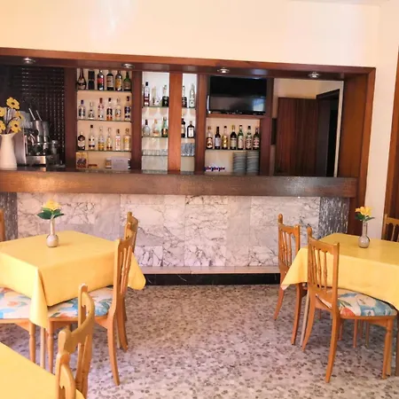 Πανσιόν Torre Mar