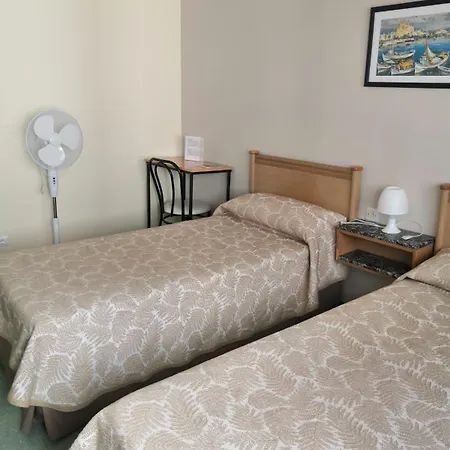 Πανσιόν Torre Mar 3*