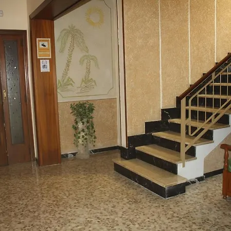 Torre Mar Πανσιόν Σαλού