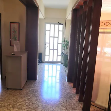 Torre Mar Гостевой дом Салоу